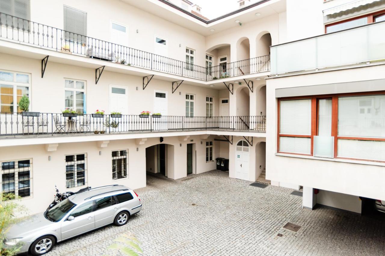 Apartment Gesse Kollarova Prag Exteriör bild